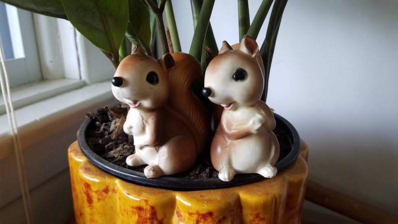 Vtg Squirrel Salt /& Pepper Shaker Set