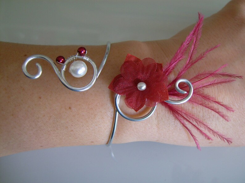 petit prix, pas cher Attache Remonte Traine Broche bijou Original Ivoire Cr/ème Ecru Blanc cass/é Beige clair Cristal Perles style culture p robe Mari/ée Mariage Soir/ée C/ér/émonie