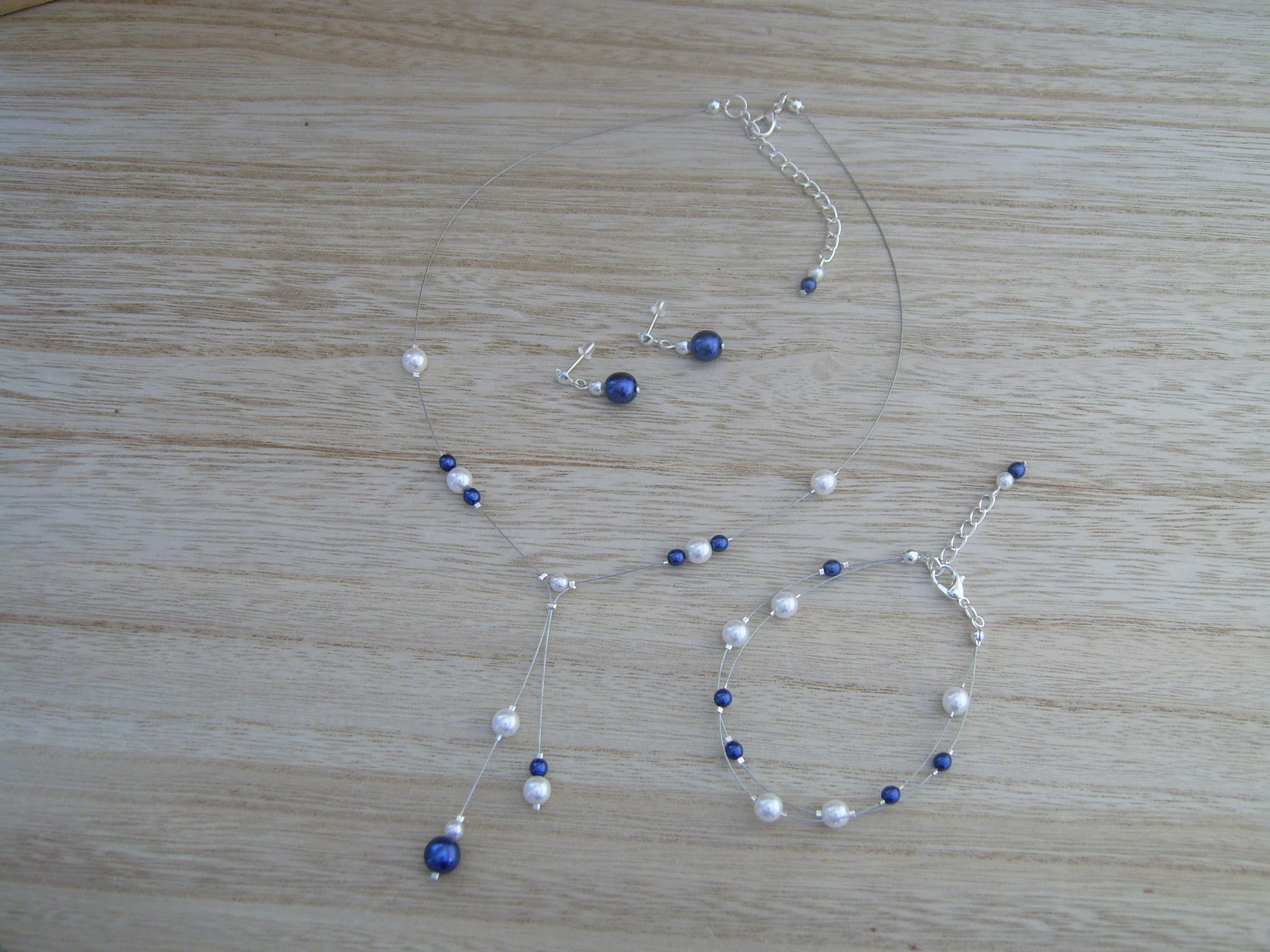 Bracelet Bleu Turquoise Et Blanc Pour Mariage Ou Soirée – Style Fleur, Prix Doux, Jamais Porté