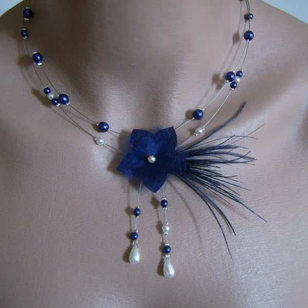 Collier Original Bleu Marine foncé/Blanc Ivoire p Robe de Mariée/Mariage/Soirée/Cérémonie/Coktail Fleur Plumes Perles pas cher