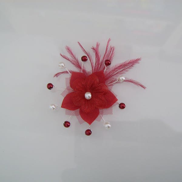 Broche boutonnière Homme Femme Enfant Rouge Bordeaux/Ivoire/Crème/Ecru/Blanc Perles Fleur Plume robe Mariée/Mariage/Réveillon/Fêtes pas cher