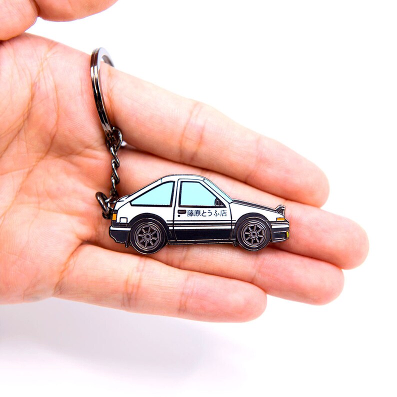 AE86 Hachiroku Trueno Corolla GTS Initial D Takumi Fujiwara Metal Enamel Keychain Car Racing Anime