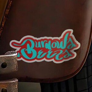 Burnouts + Beers - Naklejka na zderzak samochodu, ekipy garażowe i wieczory rejsowe: Naklejka z ręcznie napisaną kaligrafią w prezencie od Check Out My Engine