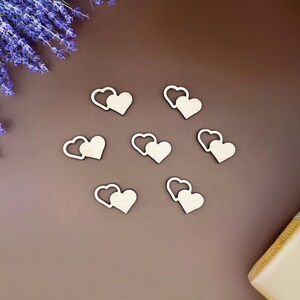 50 houten dubbele harten - verbonden hartuitsparingen - mini-liefdeshartjes - houten hartschijven - kleine bruiloftharten - ambachtelijke hartvormen