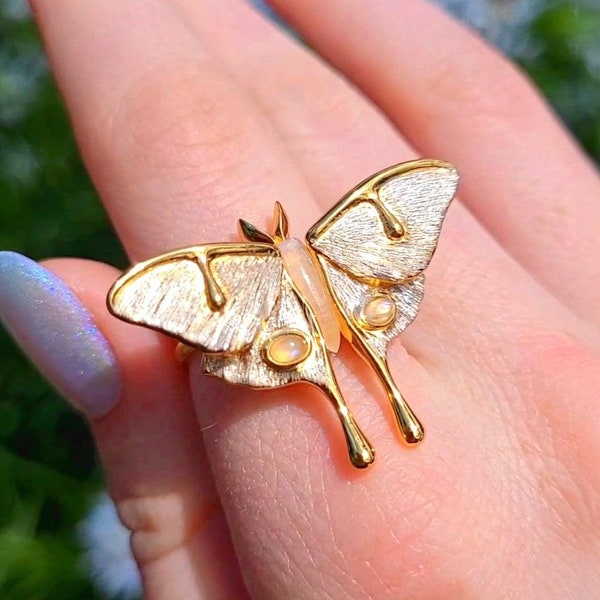 Luna Motte Mondstein Ring - Silber & Gold Von der Natur inspirierte Motte Schmuck, Statement Ring mit himmlischem Mondstein