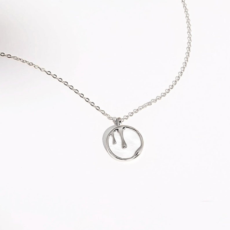 Melting Pearl Pendant Necklace