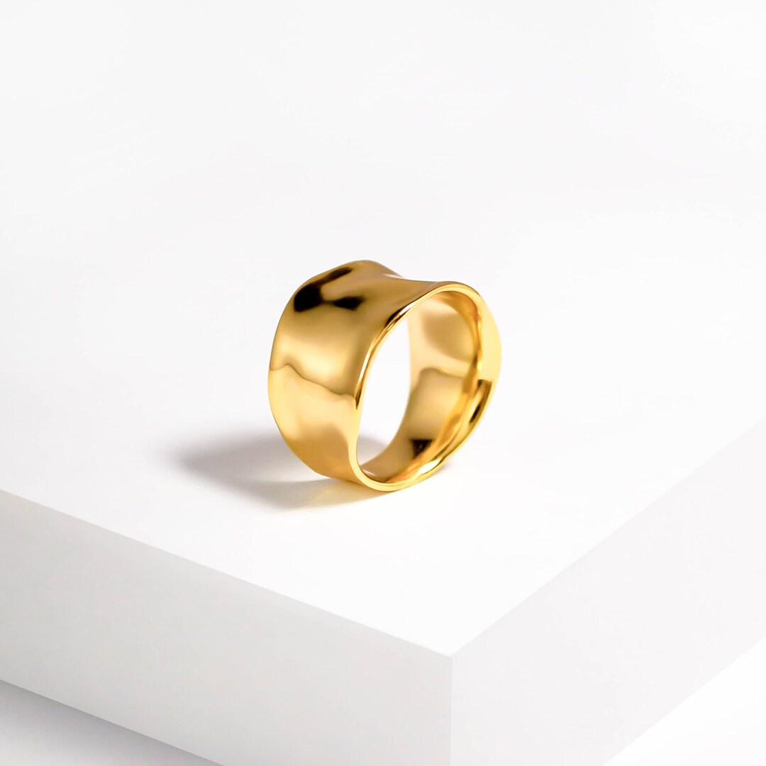 Ripples Gold Band Ring Etsy