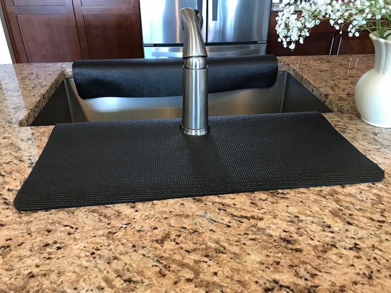 splash guard for kitchen sink faucet