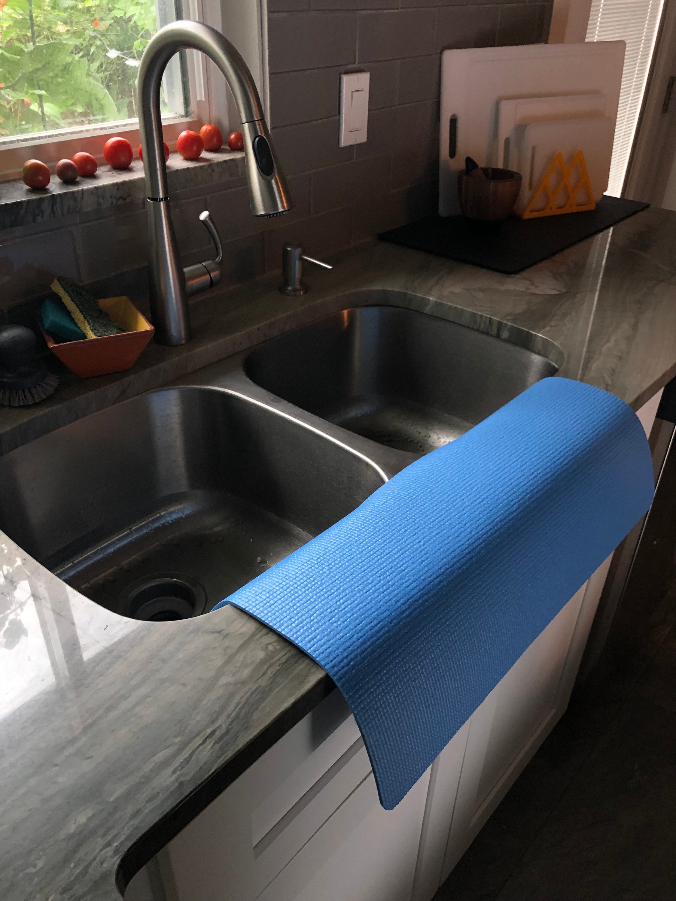 Sussexhome Under Sink Mat - Ultra-Absorbent Cotton Shelf Liners for Kitchen Cabinets - Non-Slip, Waterproof Backing - Machine Washable Surface
