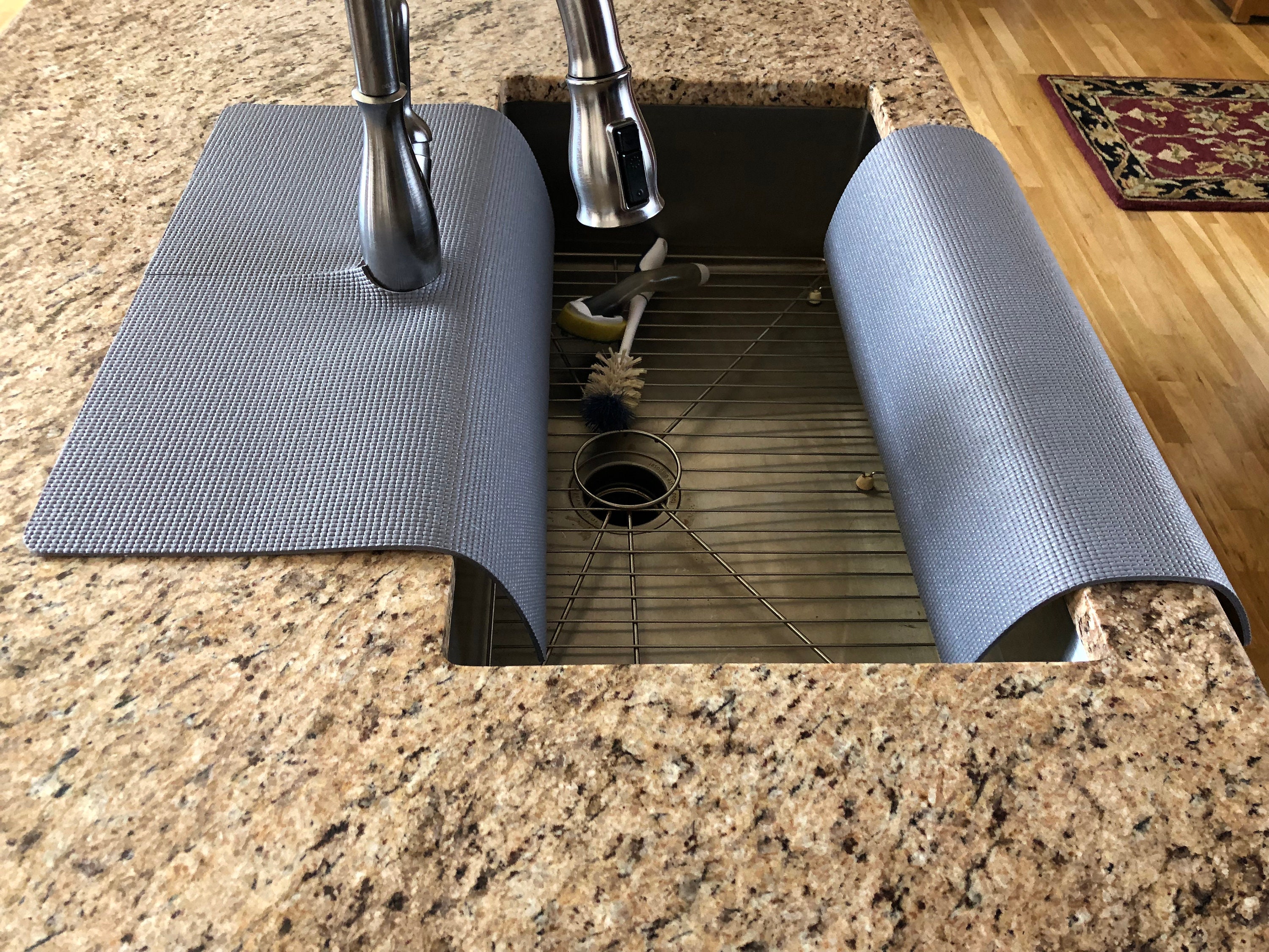 White Kitchen SINK EDGE GUARD, Protects Granite From Chipping, Countertop  Mat, Drip Catcher, Water Splash Guard, 13.5 in Wide X 23 in Length 