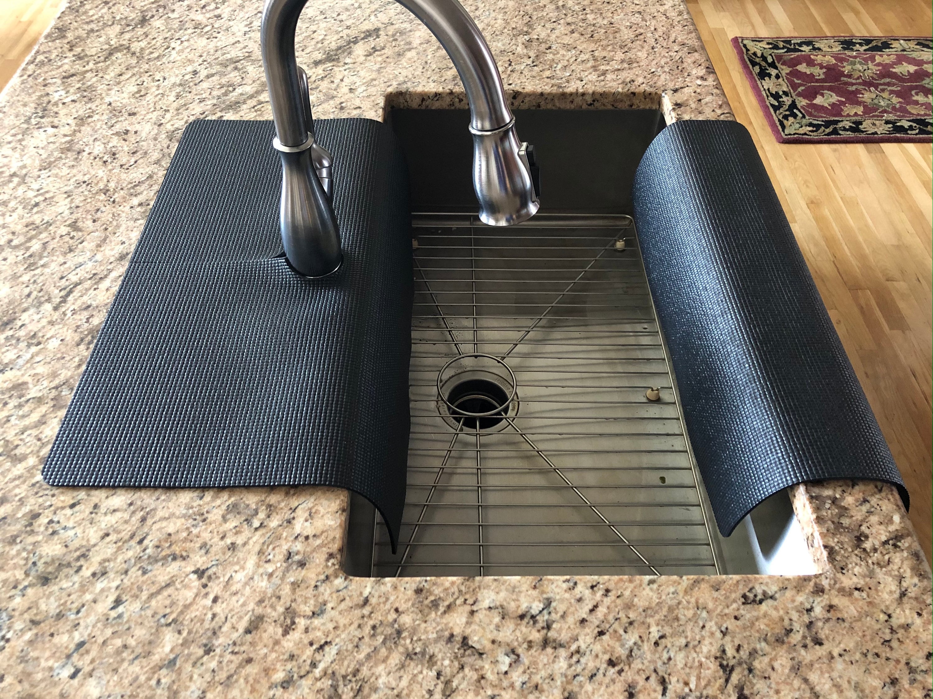 Black FAUCET SPLASH GUARD, Drip Catcher, Kitchen Sink Protection, Granite  Countertop Chip Protector, 17 in W X 23 in L, Patent Approved 