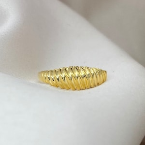 Gold Plated Dome Ring -  Elegant Dome Ring, Vintage Dome Ring, Dome Style Ring, Simple Dome Ring, Gold Plated Dome Style Ring