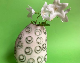 Ceramic vase white green curved circles
