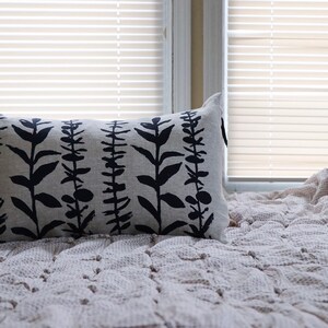 Fodera per cuscino in lino con stampa botanica: stile boho chic, decorazione per la casa stampata a mano con blocchi di legno. immagine 6