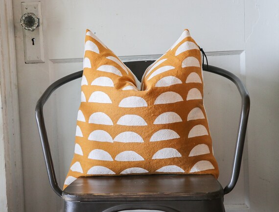 Half moon pillow cover top