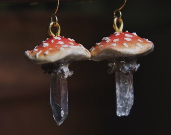 Boucles d'oreilles champignon en cristal cottagecore, bijoux champignon vénéneux rouge, breloque champignon en cristal, cadeau pour elle, champignon miniature réaliste