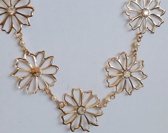 Gold Flower Necklace Earrings Set: Swarovski Crystal & Light Purple Pearls