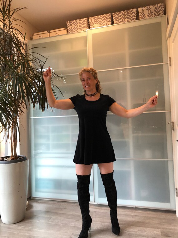 Vintage Black Velvet Dress, Gothic dress, Witchy V