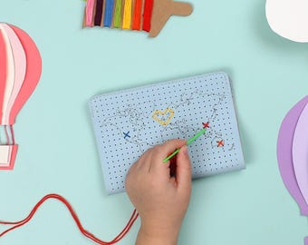 Funda para pasaporte infantil "My First Stitch" - Azul (Vegana)