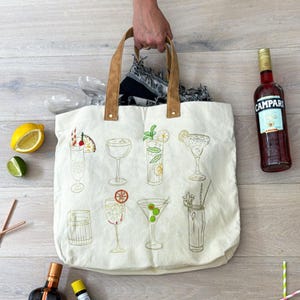 Cocktail-Einkaufstasche Stickpackung - Cocktail-Einkaufstasche mit 10 farbigen Stickgarnen gestickt. Anfängerfreundlich!