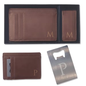 Sport Brieftasche - Herren Geschenkbox oder Geschenk für Mann Initial auf Brieftasche mit Kreditkarten-Flaschenöffner geätzt.