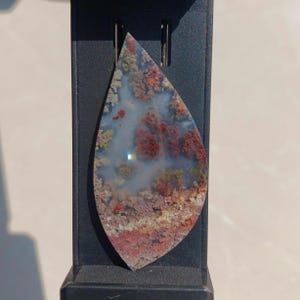 Java mosagaat cabochon met een schilderachtig, veelkleurig patroon. MA.30