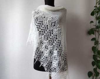 Handgestrickter Brautschal - Zeitloses Geschenk für Braut oder Brautjungfern