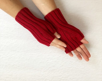 Handgestrickte fingerlose Handschuhe aus Merinowolle - rote Winterhandschuhe