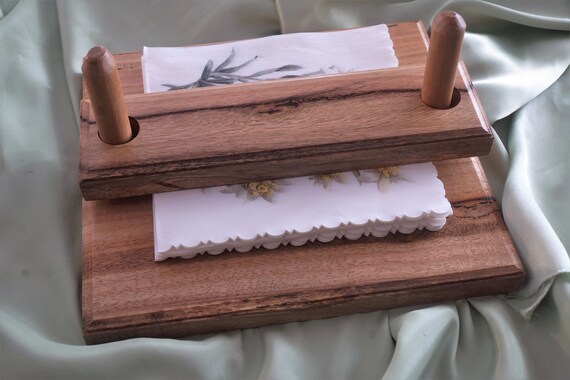 Napkin Holder in Marri (1)