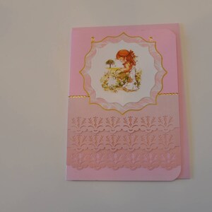Carte Rose dégradée avec Fillette arrosant des fleurs