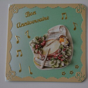 Carte Oiseau sur un Tambour