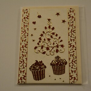 Carte Noel avec sapin et deux gateaux