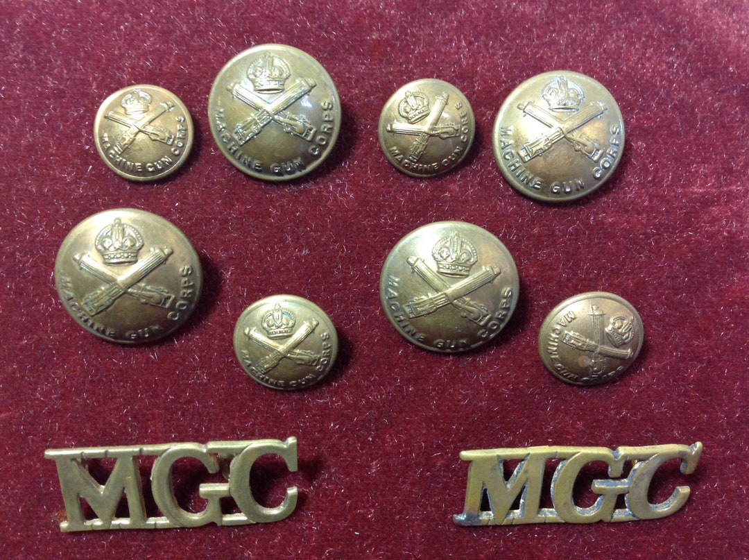 WW1 Machine Gun Corps, Rare Original Set of 8 Brass Tunic Buttons and 2