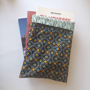 Large format book pouch, magnetic, reversible. Géométrique