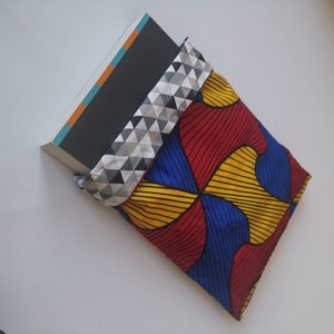 Large format book pouch, magnetic, reversible. Wax - Triangles