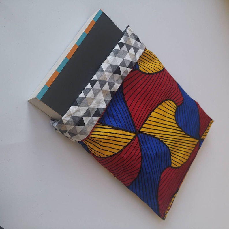 Large format book pouch, magnetic, reversible. Wax - Triangles