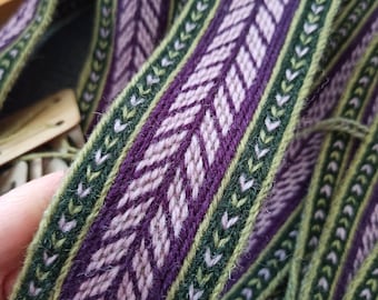 Purple and green tablet woven belt - hand made - 100% wool - hand woven belt with tassels