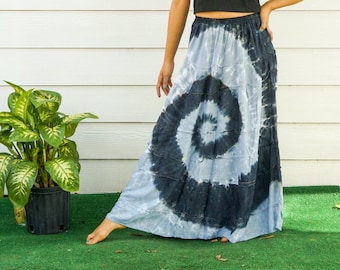 Falda maxi hippie escalonada teñida a mano, falda bohemia, ropa tie-dye, ropa hippie, falda teñida a mano, falda de playa, ropa de verano