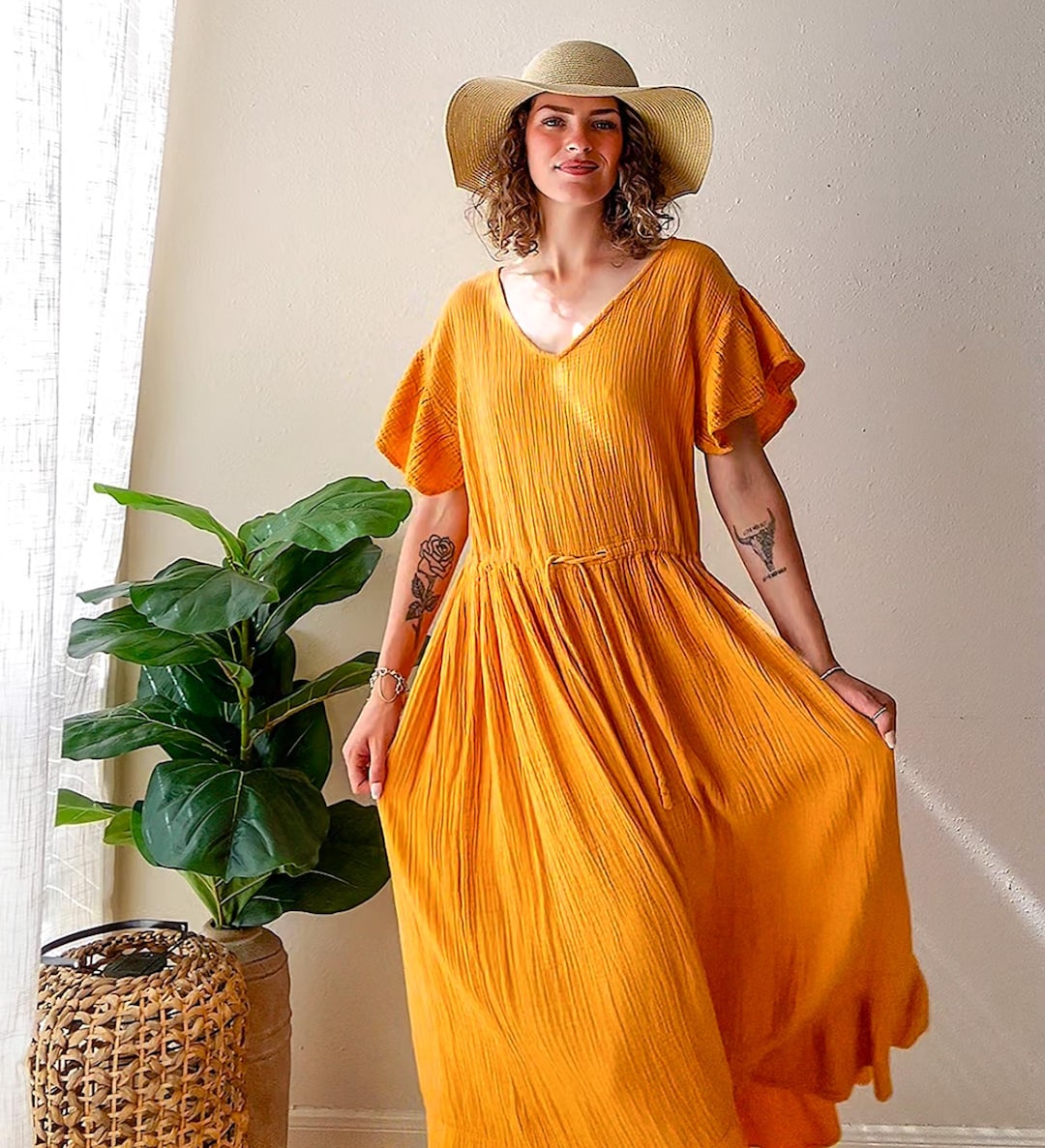 tropical dress Never Coming Back Green Dress, Large - The Mint Julep Boutique Neckline:BUSTIER COLOR:Brown Gold How to Style Thigh The Aurora Orange Maxi