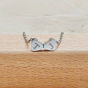 Conexiones queridas: Collar de corazón con inicial personalizado para mamá y esposa - Collar con letra - Collar delicado personalizado - Regalo para el Día de la Madre