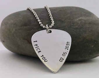 Collage du plectre, ik kies jou, datum ketting, relatiecadeau, cadeau voor mannen, cadeau voor vrouwen, plectre ketting, kerstcadeau