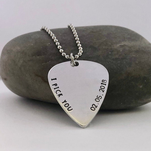 Gitaar plectrum ketting, ik kies jou, datum ketting, relatiecadeau, cadeau voor mannen, cadeau voor vrouwen, plectrum ketting, kerstcadeau