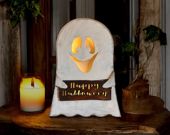Light-Up Wooden Ghost Sign: Rustic Halloween Tabletop Decor