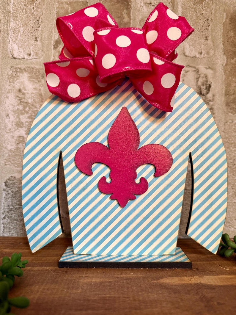 Kentucky Derby Decor: Wooden Jockey Silk Tabletop Centerpiece-Jockey Silk Center Piece-Derby Jockey Silk Blue