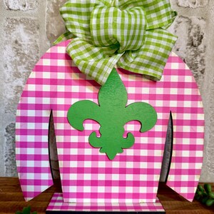 Kentucky Derby Decor: Wooden Jockey Silk Tabletop Centerpiece-Jockey Silk Center Piece-Derby Jockey Silk Pink