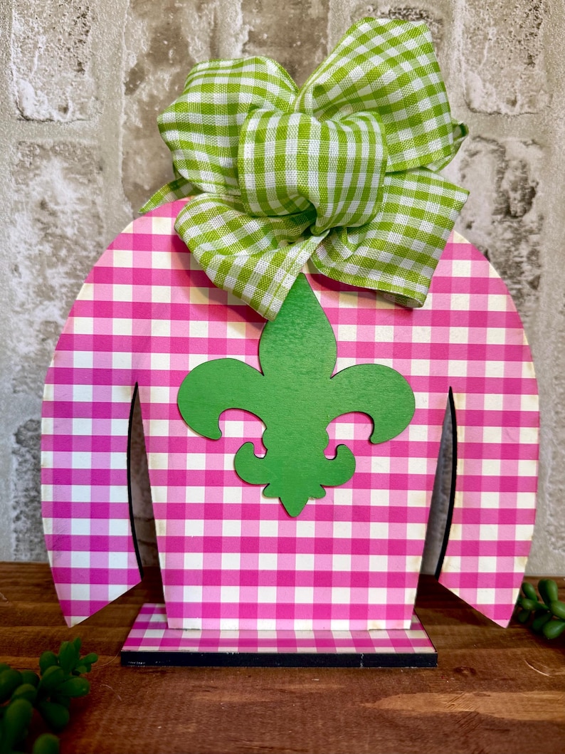 Kentucky Derby Decor: Wooden Jockey Silk Tabletop Centerpiece-Jockey Silk Center Piece-Derby Jockey Silk Pink