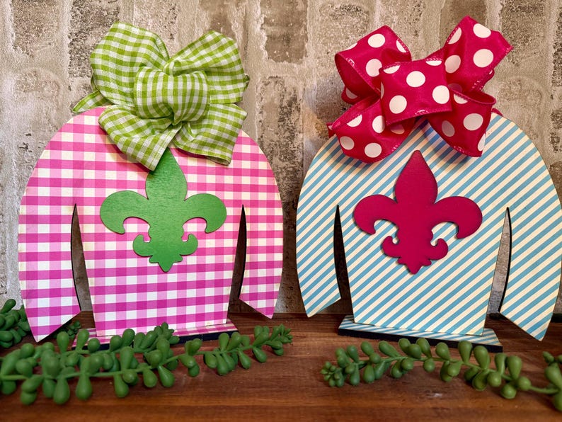 Kentucky Derby Decor: Wooden Jockey Silk Tabletop Centerpiece-Jockey Silk Center Piece-Derby Jockey Silk image 1