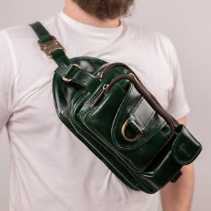 Bolso bandolera de cuero hecho a mano, riñonera funcional para el día a día, riñonera con grabado gratuito para viajeros, bolso cruzado para hombre, riñonera grande