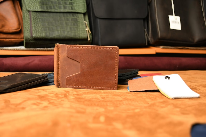 Cartera con clip para billetes de piel Crazy Horse, tarjetero delgado para hombre, monedero para bolsillo delantero, cartera minimalista hecha a mano. imagen 14