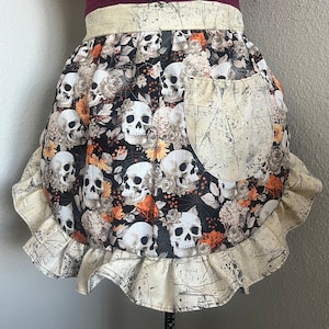 Skulls N’ Floral Waist Apron